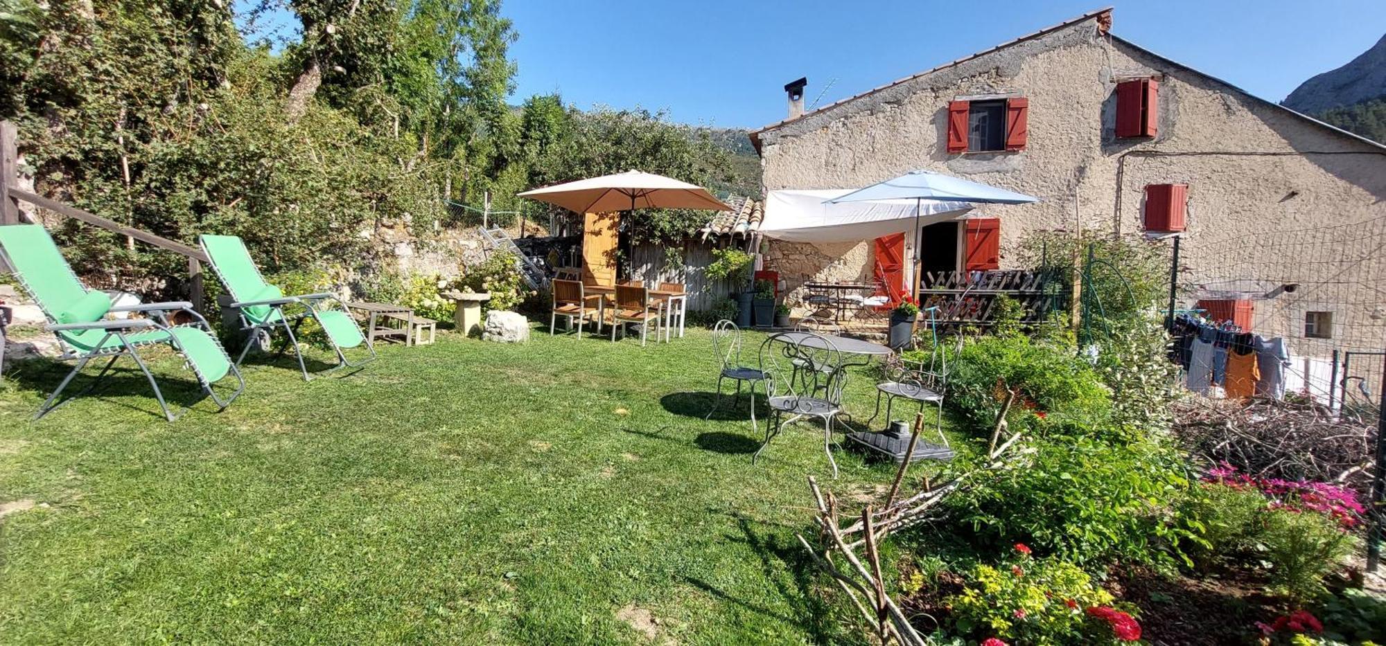 Bed and Breakfast La Fischaumiere Soleilhas Экстерьер фото