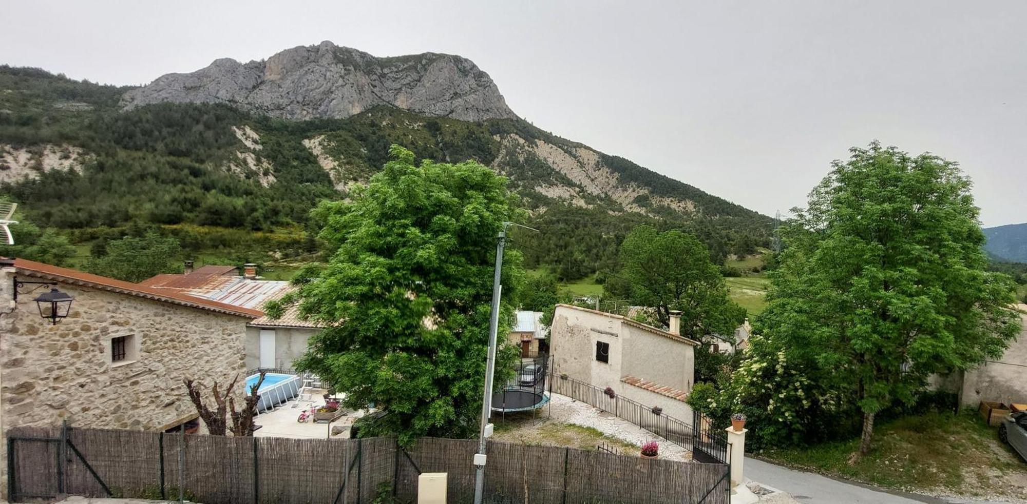 Bed and Breakfast La Fischaumiere Soleilhas Экстерьер фото