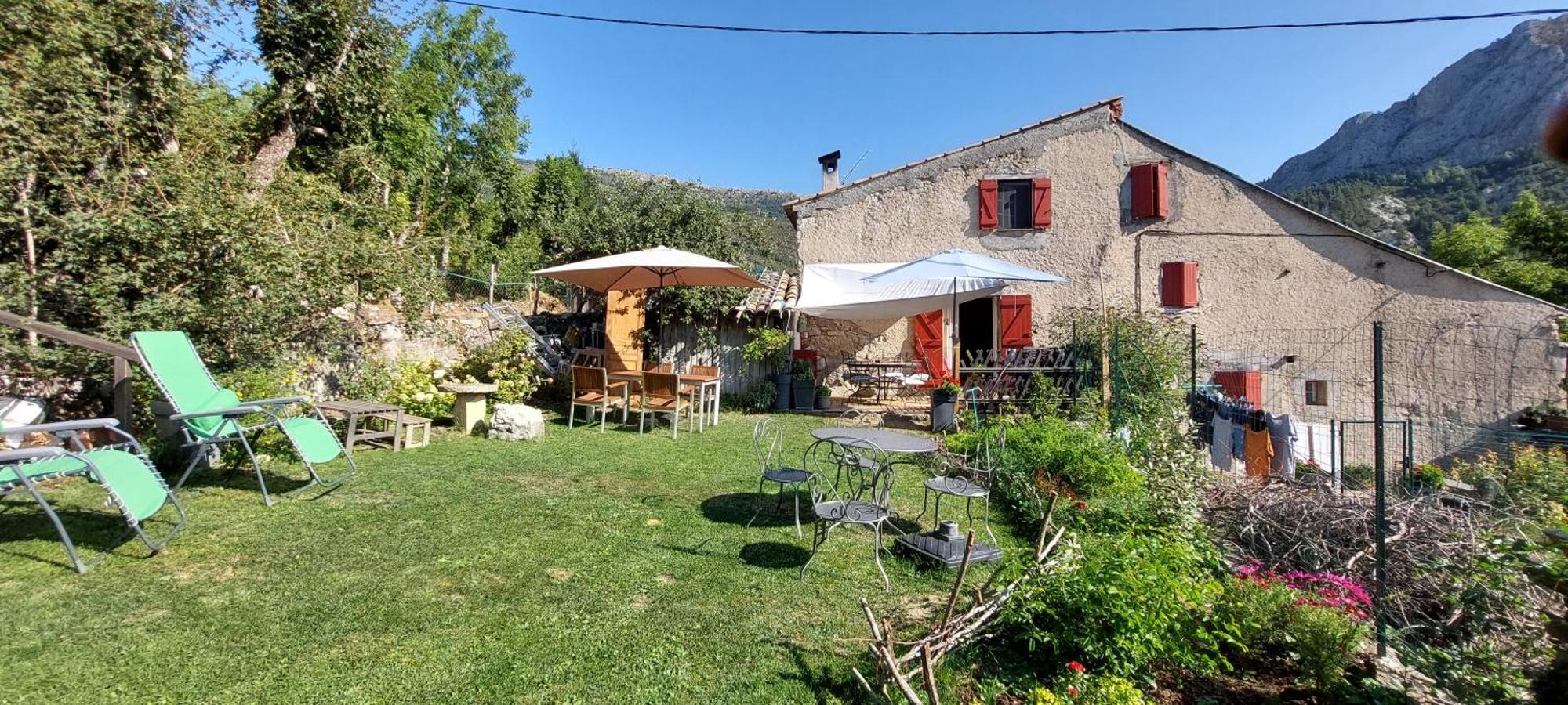 Bed and Breakfast La Fischaumiere Soleilhas Экстерьер фото